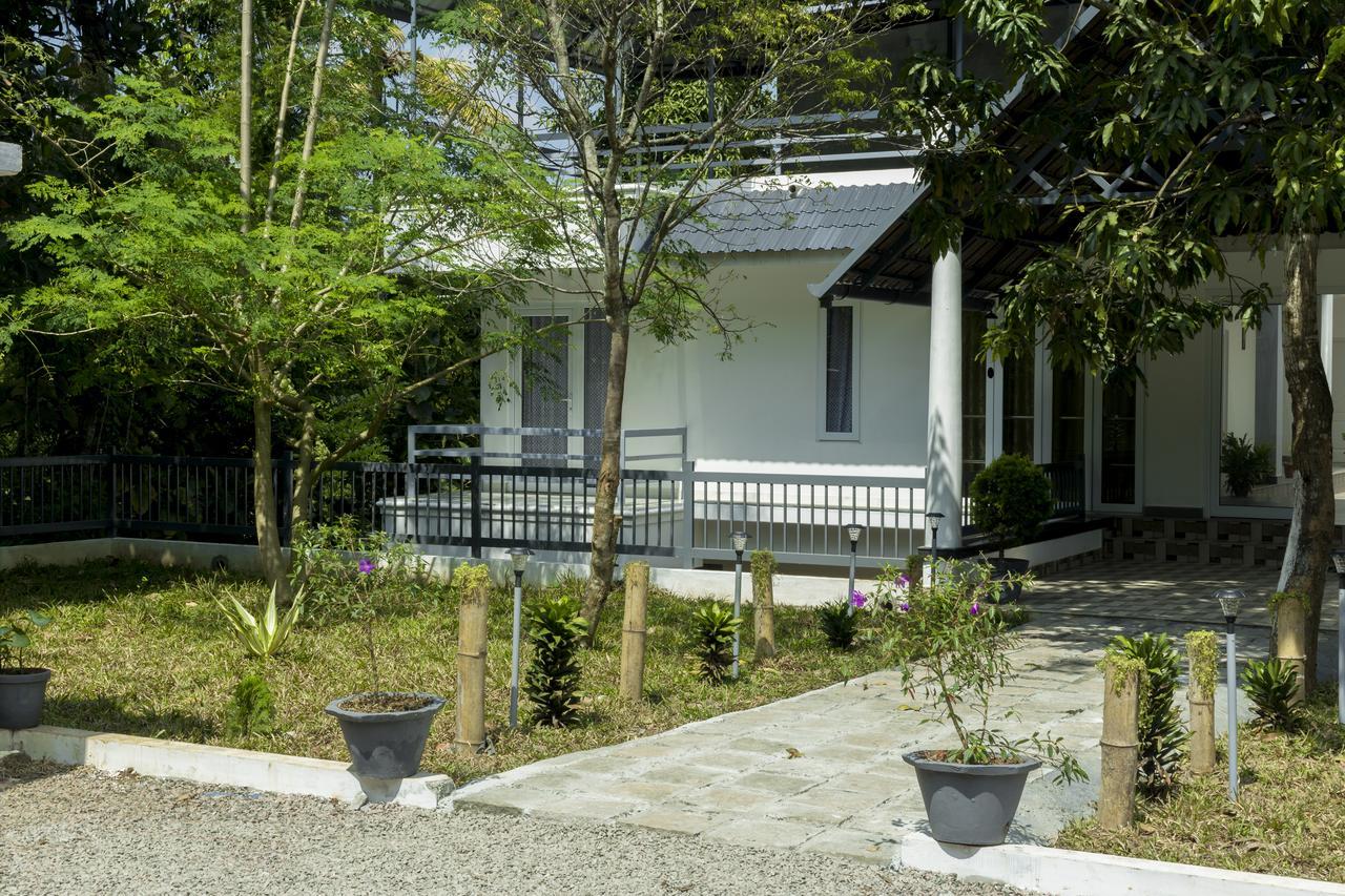 Bamboo Creak Hotel Thekkady Exterior photo